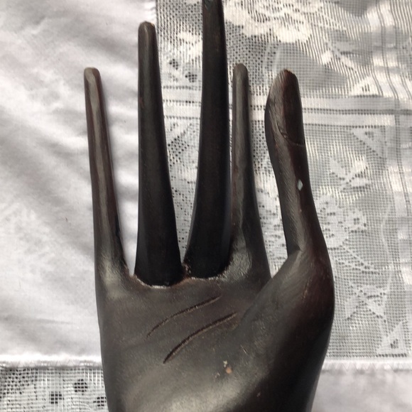 Wooden hand ring, display mannequin - Picture 2 of 8